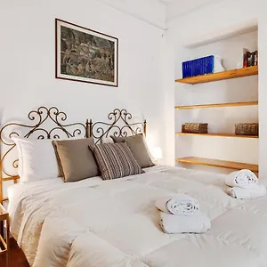 https://porta-rossa-apartments-near-ponte-vecchio.it-tuscanyhotel.com