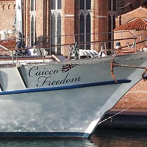Boat&breakfast Caicco Freedom ** Venetië